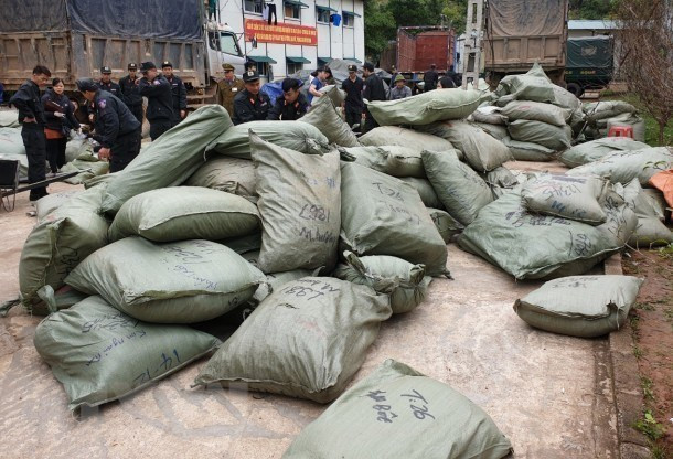 Thu giữ hàng cấm, nhập lậu trị giá gần 300 triệu đồng trong dịp Tết ảnh 1