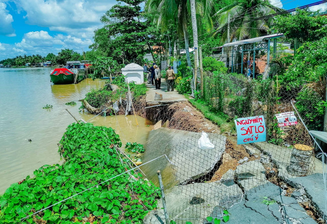 Cần Thơ: Sạt lở bờ sông Ô Môn, chia cắt đường giao thông ảnh 1