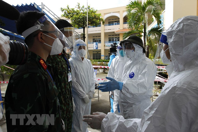 Tiếp tục hỗ trợ TP.HCM phòng, chống dịch trong giai đoạn cao điểm nhất ảnh 1