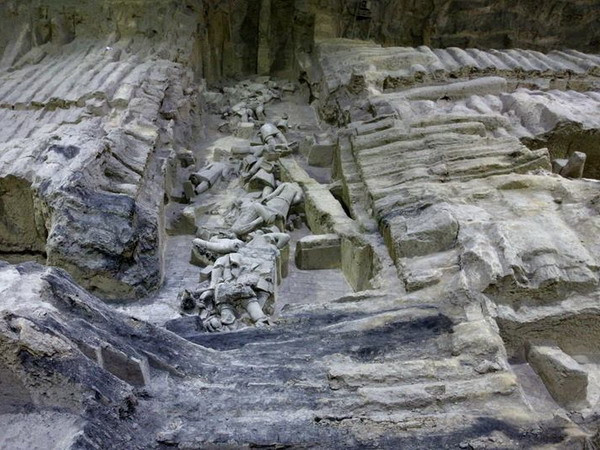 Khai quật hơn 200 ngôi mộ 3.000 năm tuổi tại Trung Quốc ảnh 1