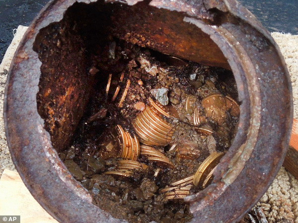 Phát hiện kho báu 10 triệu USD trên khu đất gia đình ảnh 1