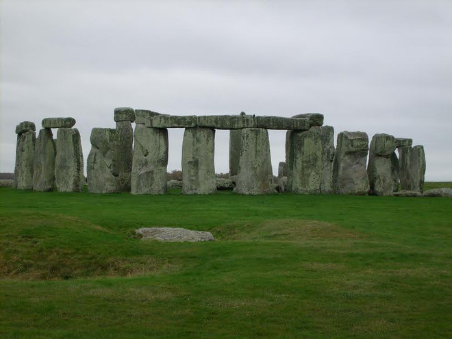 Tìm ra nguồn gốc của những khối đá xanh ở Stonehenge? ảnh 1