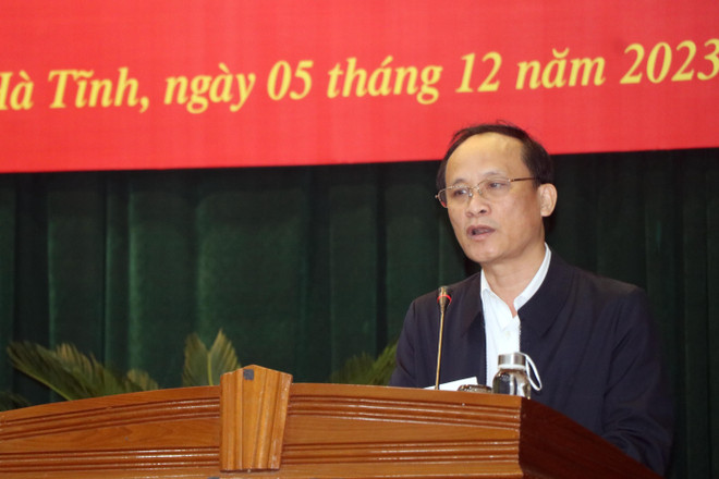 ttxvn-bi-thu-trung-uong-dang-le-minh-hung-tiep-xuc-cu-tri-tai-ha-tinh-0512-2-9015.jpg