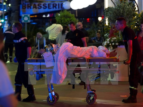 Thủ tướng Pháp: Thủ phạm ở Nice có thể có liên hệ Hồi giáo cực đoan ảnh 1