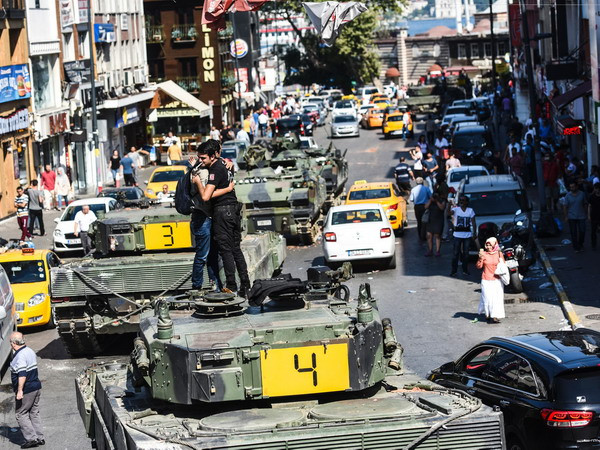 Thổ Nhĩ Kỳ chính thức kết thúc chiến dịch chống đảo chính ảnh 1