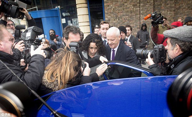 Tòa án xét xử vụ nữ bác sỹ Eva Carneiro kiện CLB Chelsea ảnh 1