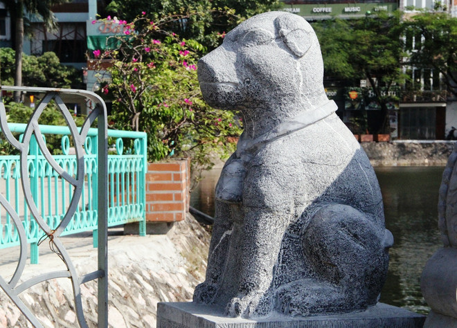 Hà Nội: Kỳ thú ngôi đền Cẩu Nhi trên đảo nhỏ trong hồ Trúc Bạch ảnh 2