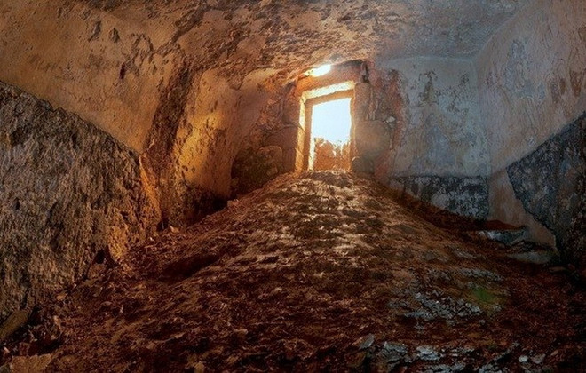 Phát hiện bồn tắm nghi lễ có tuổi thọ lên đến 2.000 năm đầy bí ẩn ảnh 1