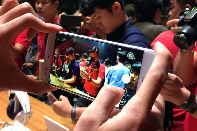 [Photo] Tận mắt thấy những chiếc smartphone ZenFone 4 đầu tiên ảnh 2