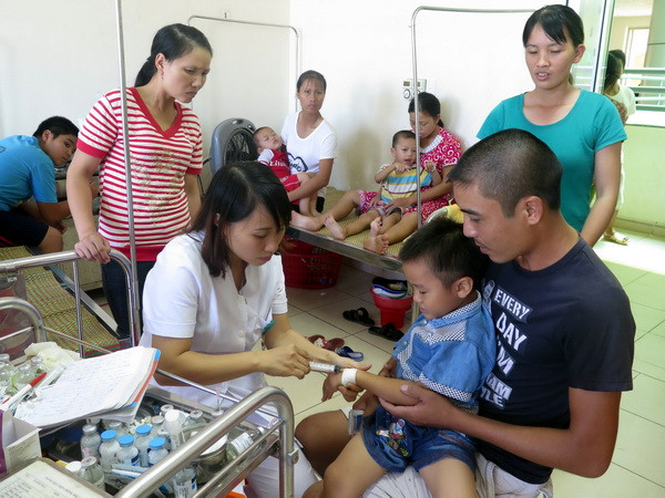 Sức khỏe các bệnh nhân trong vụ ngộ độc tại Nam Định đã ổn định ảnh 1