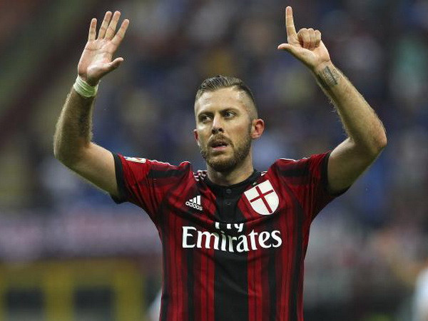 Jeremy Menez ghi bàn thắng đẹp trong trận thắng của Milan ảnh 1