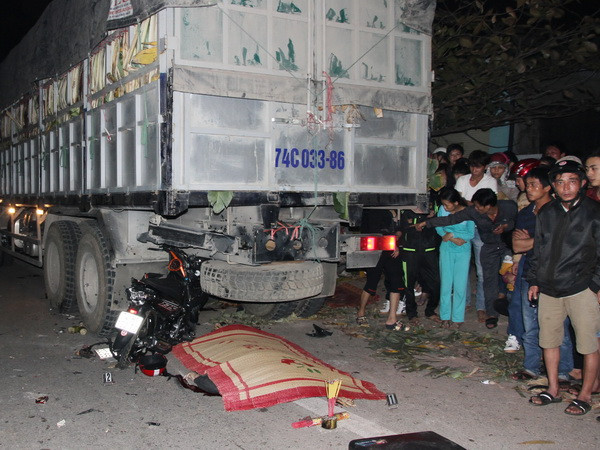 Bình Phước: Xe môtô đâm trực diện xe tải khiến 2 người tử vong ảnh 1