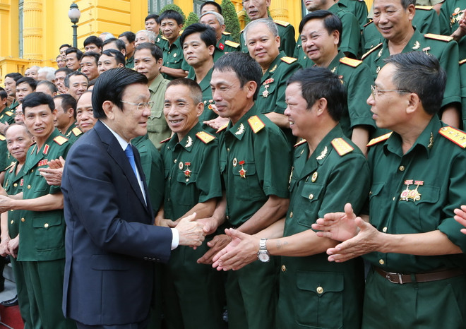 Chủ tịch nước gặp những người lính quả cảm Sư đoàn 313 và 314 ảnh 1