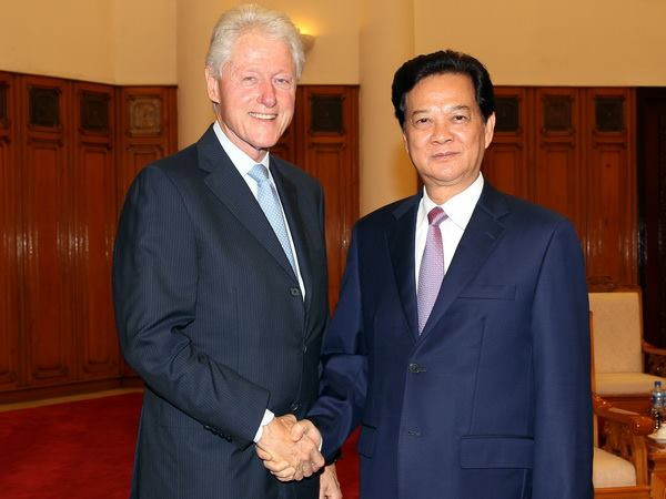 Thủ tướng Nguyễn Tấn Dũng tiếp cựu Tổng thống Mỹ Bill Clinton ảnh 1