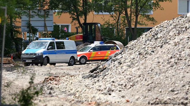 Đức: 31.000 người phải sơ tán vì quả bom nặng 250kg ảnh 1