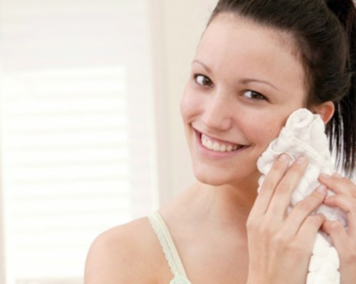 Tám lưu ý khi rửa mặt để có làn da khỏe mạnh, tươi sáng ảnh 5