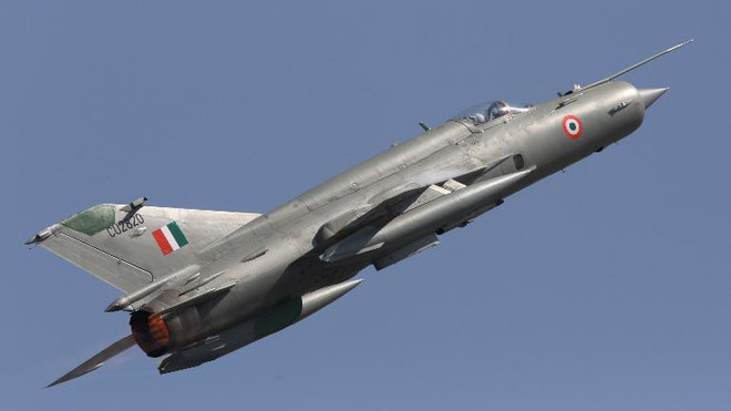 Máy bay chiến đấu MiG-21. (Nguồn: India Today) Rơi máy bay chiến đấu MiG-21 của lực lượng không quân Ấn Độ ảnh 1