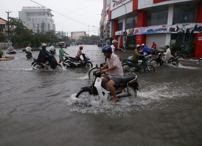 Các nhà máy hóa chất cần đảm bảo an toàn khi triều cường gây ngập ảnh 1