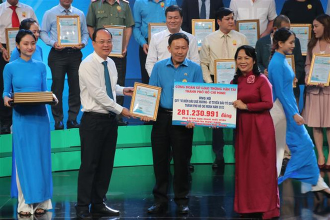 Hơn 44 tỷ đồng ủng hộ Quỹ Vì biển đảo quê hương - Vì tuyến đầu Tổ quốc ảnh 1