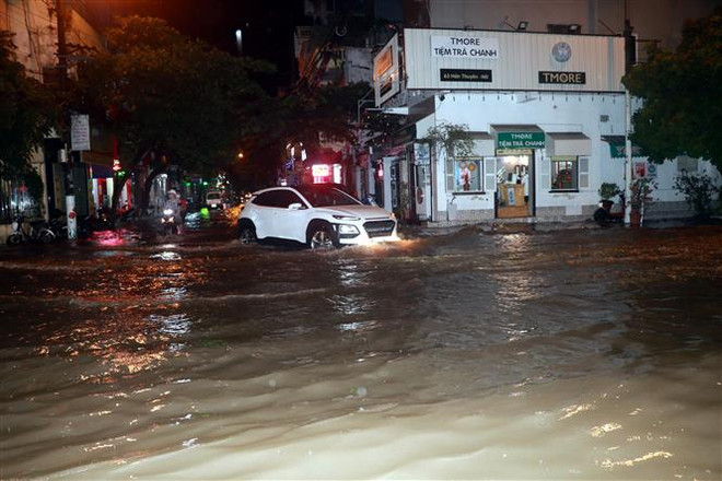 Chiều 31/7 đến 2/8, Bắc Bộ, Thanh Hóa và Nghệ An mưa dông diện rộng ảnh 1