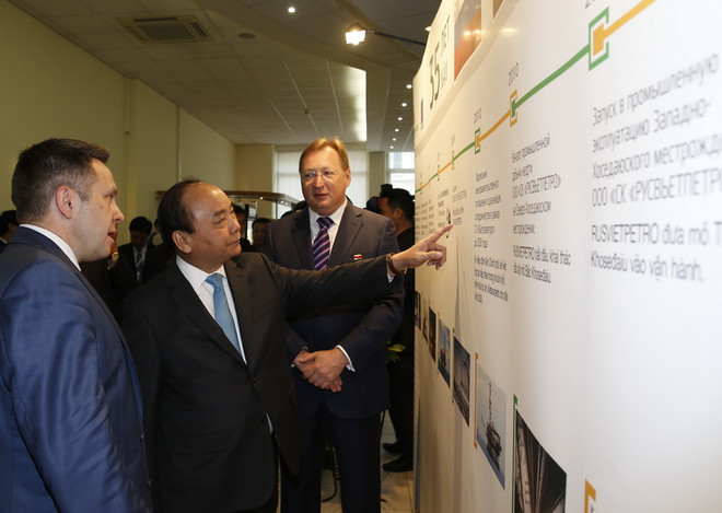 Thủ tướng mong muốn Gazprom mở rộng đầu tư tại Việt Nam ảnh 1