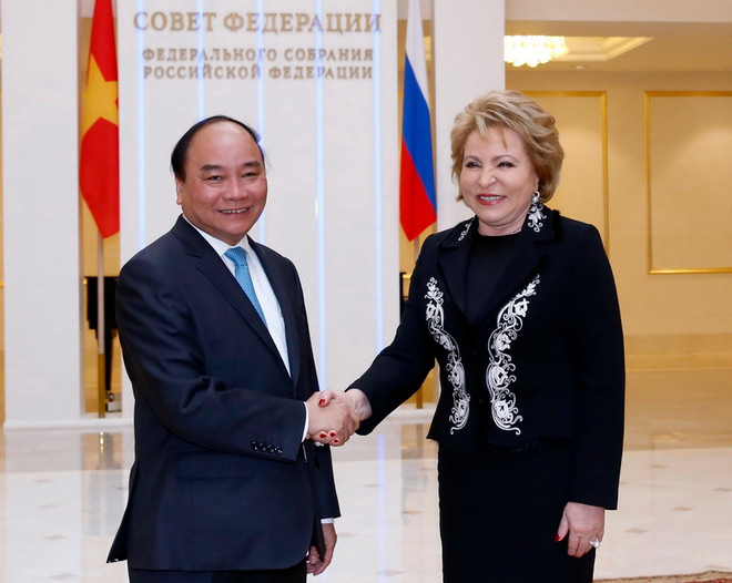 Thủ tướng Nguyễn Xuân Phúc gặp Chủ tịch Hội đồng Liên bang Nga ảnh 1