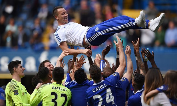 Chelsea gây bất ngờ khi gia hạn hợp đồng với "lão tướng" John Terry ảnh 1