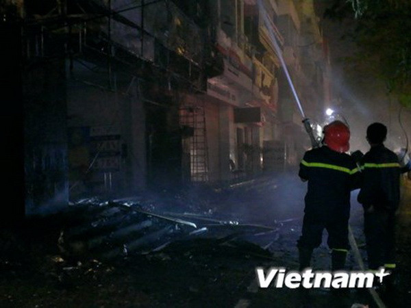 [Video] Cháy lớn tại tòa nhà chi nhánh Ngân hàng NCB ở Hà Nội ảnh 1