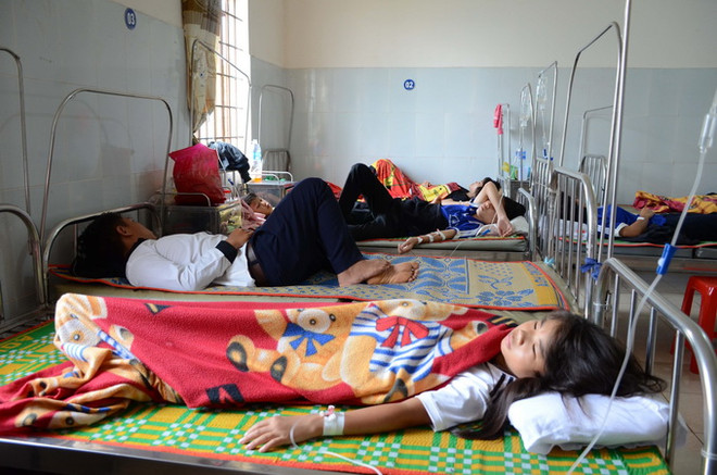 Đắk Nông: 30 học sinh nhập viện cấp cứu sau khi ăn cơm tại trường ảnh 1