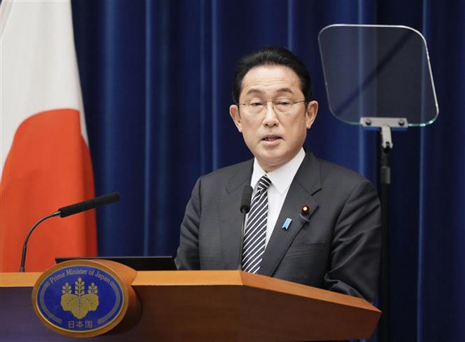 Thủ tướng Nhật Bản Kishida Fumio phát biểu tại cuộc họp báo ở Tokyo ngày 17/2/2022. (Ảnh: Kyodo/TTXVN) Nhật Bản tham gia các nỗ lực ngoại giao hạ nhiệt căng thẳng ở Ukraine ảnh 1
