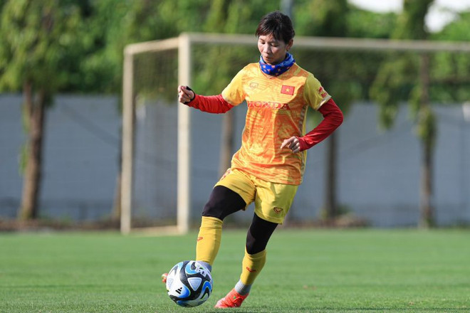 Đội tuyển Nữ Việt Nam làm quen với trái bóng của VCK World Cup 2023 ảnh 2