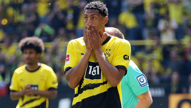 Haller thi đấu tệ hại khiến Dortmund tuột mất Đĩa bạc. (Nguồn: Getty Images) Bayern Munich vô địch Bundesliga theo kịch bản 'không thể tin nổi' ảnh 2
