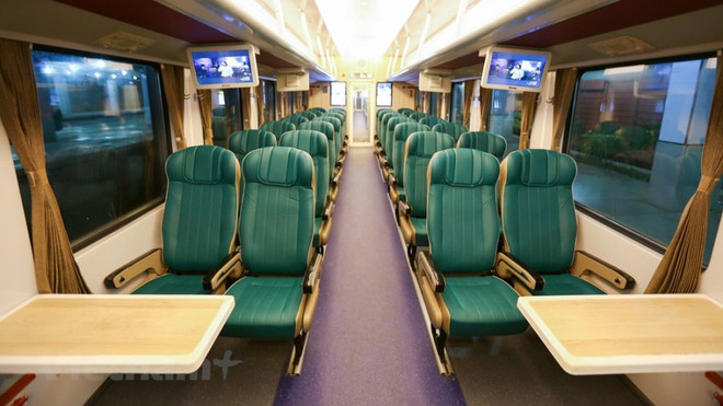 Cơ khí đường sắt 'lột xác,' cho ra lò nhiều đoàn tàu mới ảnh 2