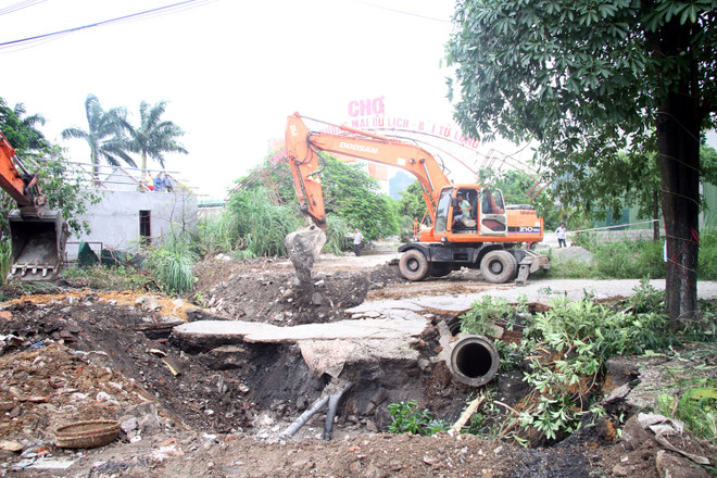 [Photo] “Hố tử thần” rộng gần 100m2 bất ngờ xuất hiện ở Quảng Ninh ảnh 2