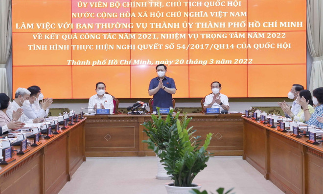 Chủ tịch Quốc hội làm việc với Ban Thường vụ Thành ủy TP Hồ Chí Minh ảnh 1