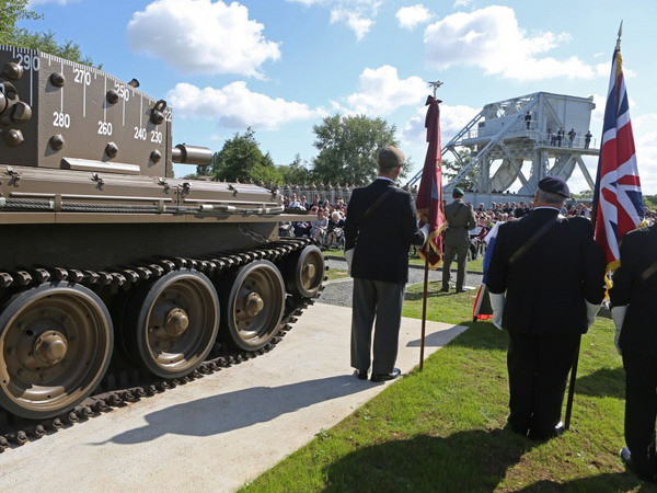 Kỷ niệm 70 năm quân đồng minh đổ bộ lên bờ biển Normandy ảnh 1