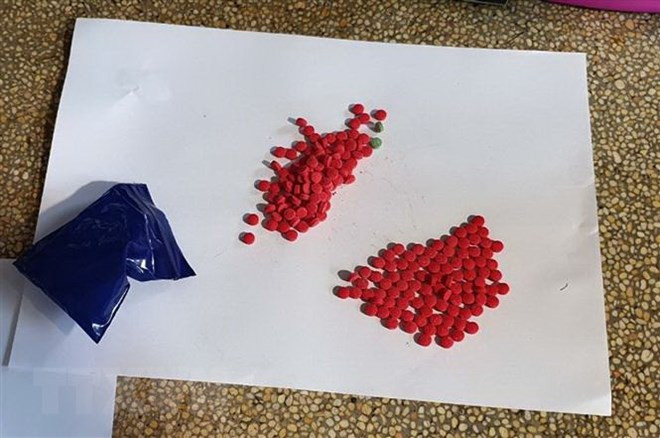 Quảng Trị bắt đối tượng vận chuyển trái phép 94.000 viên ma túy ảnh 1