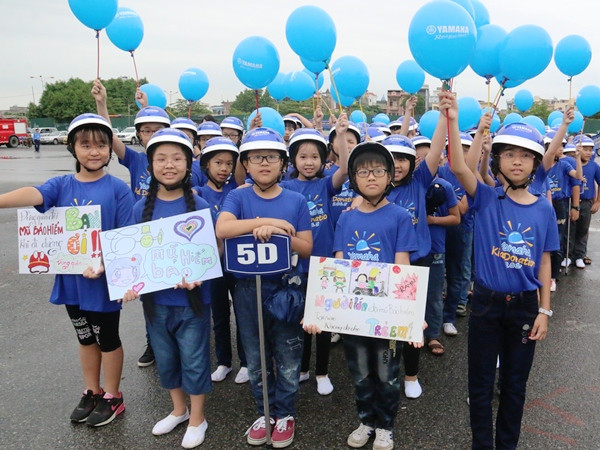 Yamaha Việt Nam trao tặng 20.000 mũ bảo hiểm cho trẻ em ảnh 1