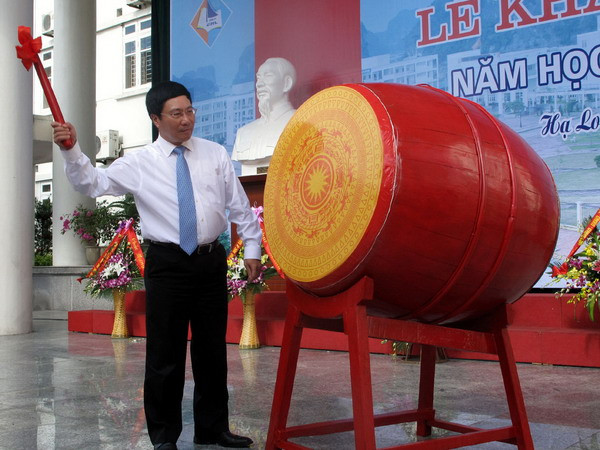 Nô nức ngày hội khai giảng năm học mới trên khắp cả nước ảnh 1