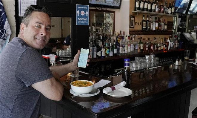 Thay đổi thói quen ăn uống cũng có thể là dấu hiệu mắc COVID-19 ảnh 1