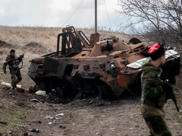 Quốc hội Ukraine bỏ phiếu đình chỉ hợp tác quân sự với Nga ảnh 1