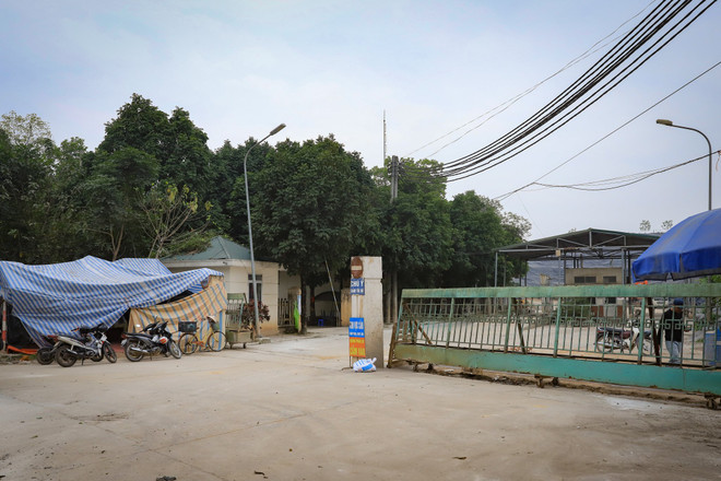 Người dân chặn xe vào bãi rác Xuân Sơn: Hà Nội phân luồng khẩn cấp ảnh 2