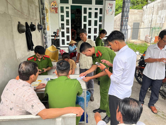 Kiên Giang: Hoàn thành cấp tài khoản định danh điện tử trước ngày 30/9 ảnh 1