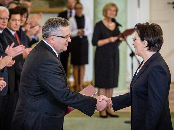 Bà Ewa Kopacz chính thức nhậm chức Thủ tướng Ba Lan ảnh 1