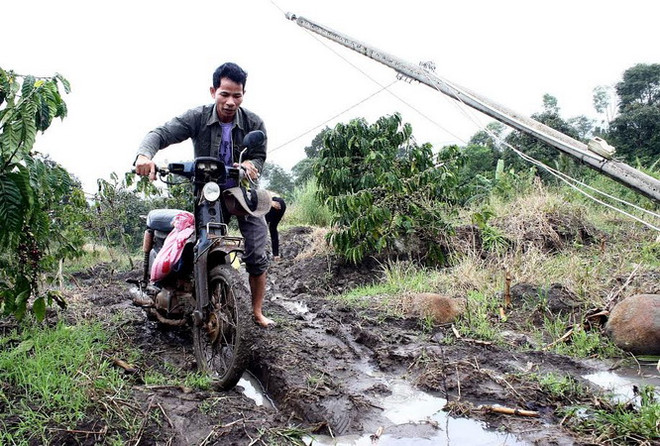 [Photo] Lại tái diễn trượt lở đất nghiêm trọng tại Di Linh ảnh 5