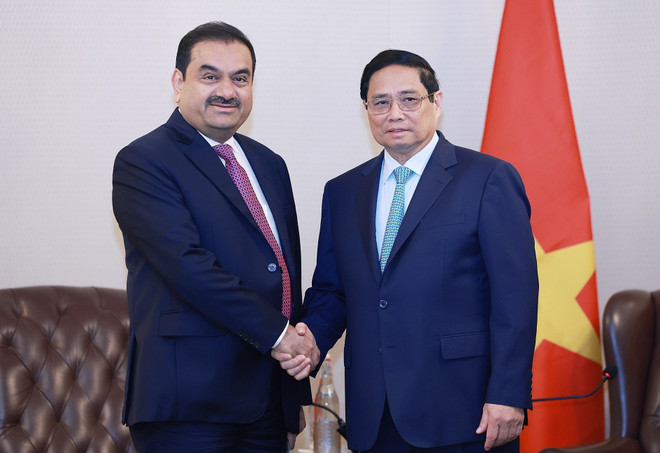 Thủ tướng Phạm Minh Chính tiếp ông Gautam Adani, Chủ tịch Tập đoàn Adani (Ấn Độ). (Ảnh: Dương Giang/TTXVN) TTXVN_3107Thutuong1.jpg