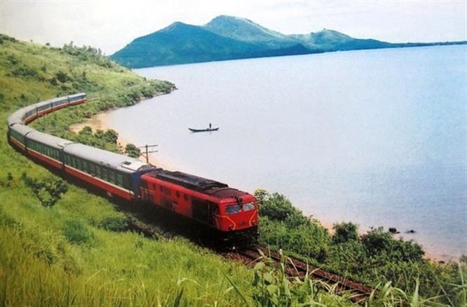 Tàu hỏa Bắc-Nam gặp sự cố trật đường ray tại Bình Thuận ảnh 1