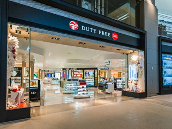 Du khách Trung Quốc tát nhân viên thu ngân vì làm mất thẻ tín dụng ảnh 1