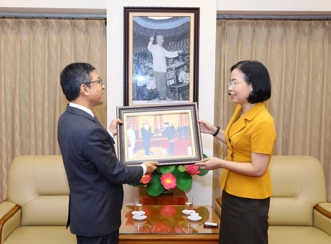 Tổng Giám đốc Vũ Việt Trang tiếp đại sứ Ấn Độ và đại sứ Indonesia ảnh 2