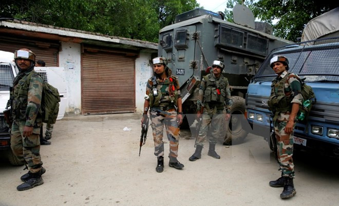 Chính phủ Ấn Độ áp đặt lệnh giới nghiêm tại khu vực Kashmir ảnh 1